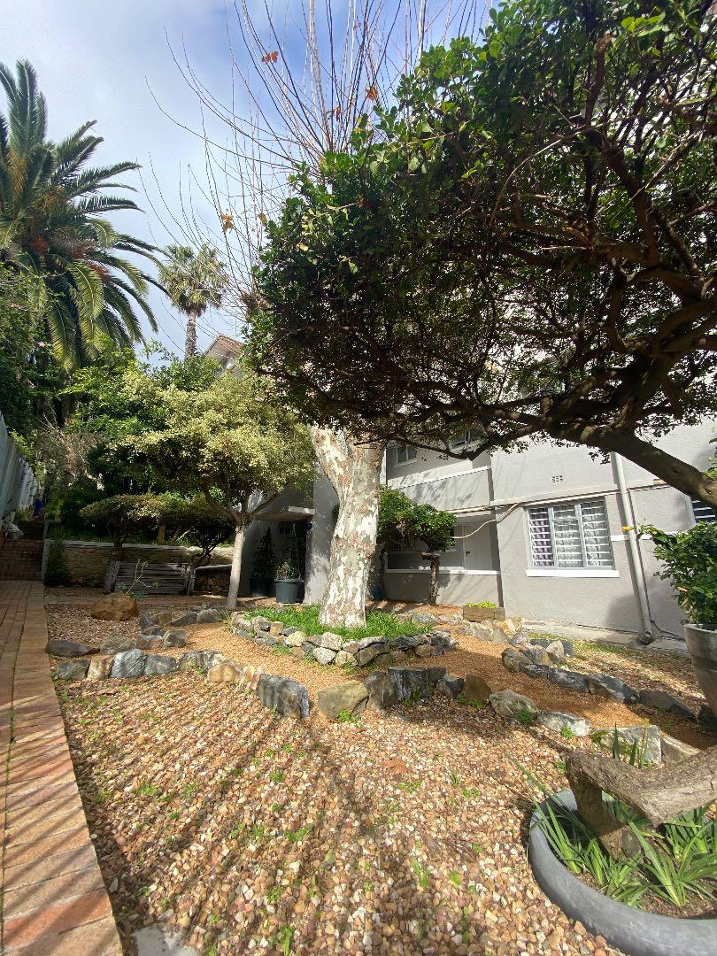 2 Bedroom Property for Sale in Sea Point Western Cape